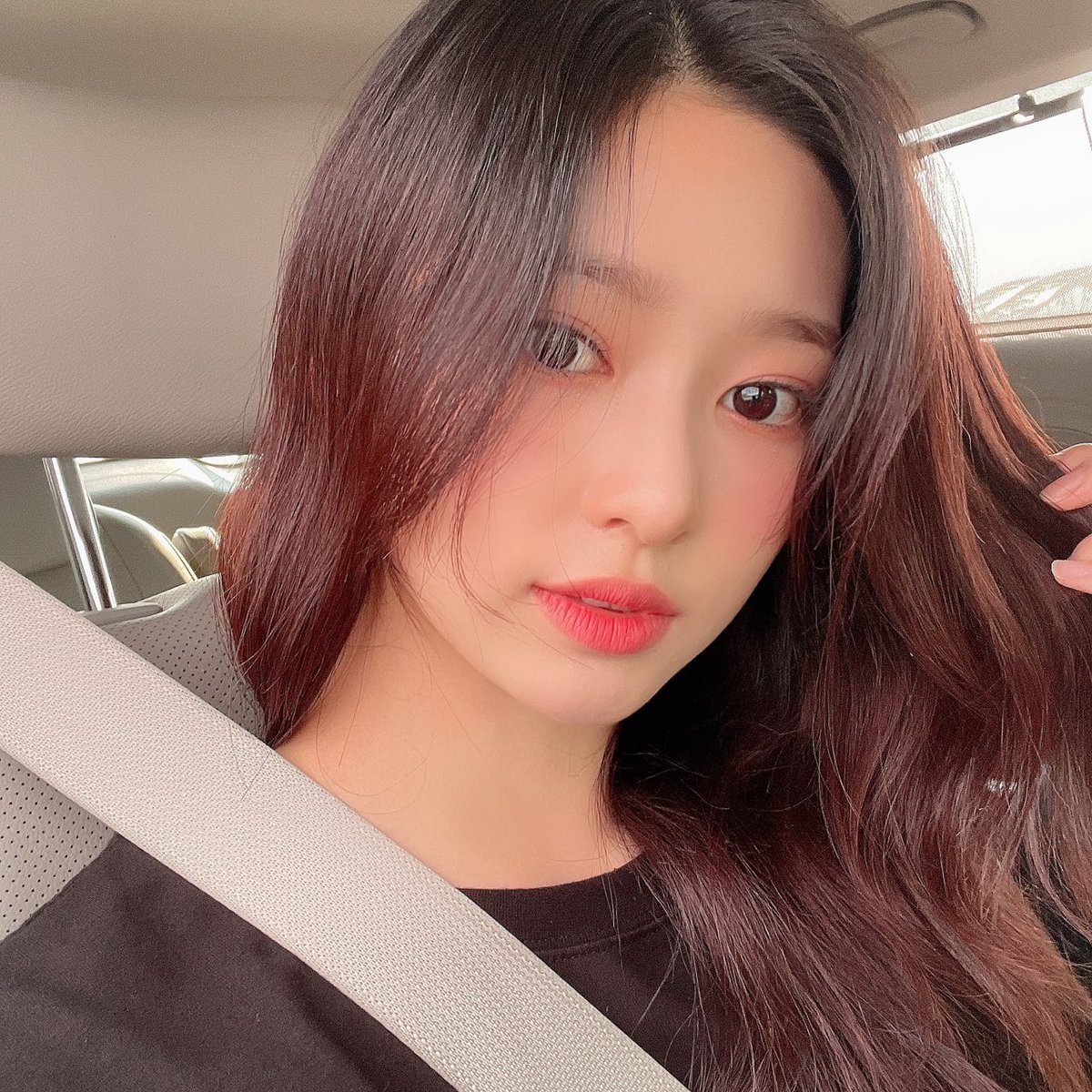kim minju pics tweet media