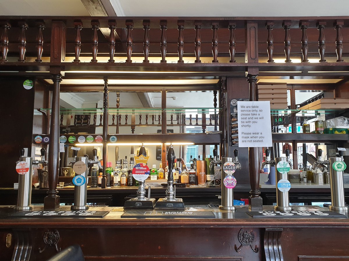 BeerGuideLondon's tweet photo. 1st stop = new @RoyalExchangeW2. 1 cask &amp; 12 keg lines on a well chosen list. Great to see this small, one roomed pub just off Praed St, near Edgware Rd station, open again under new management. https://t.co/qjPgUJKzCr