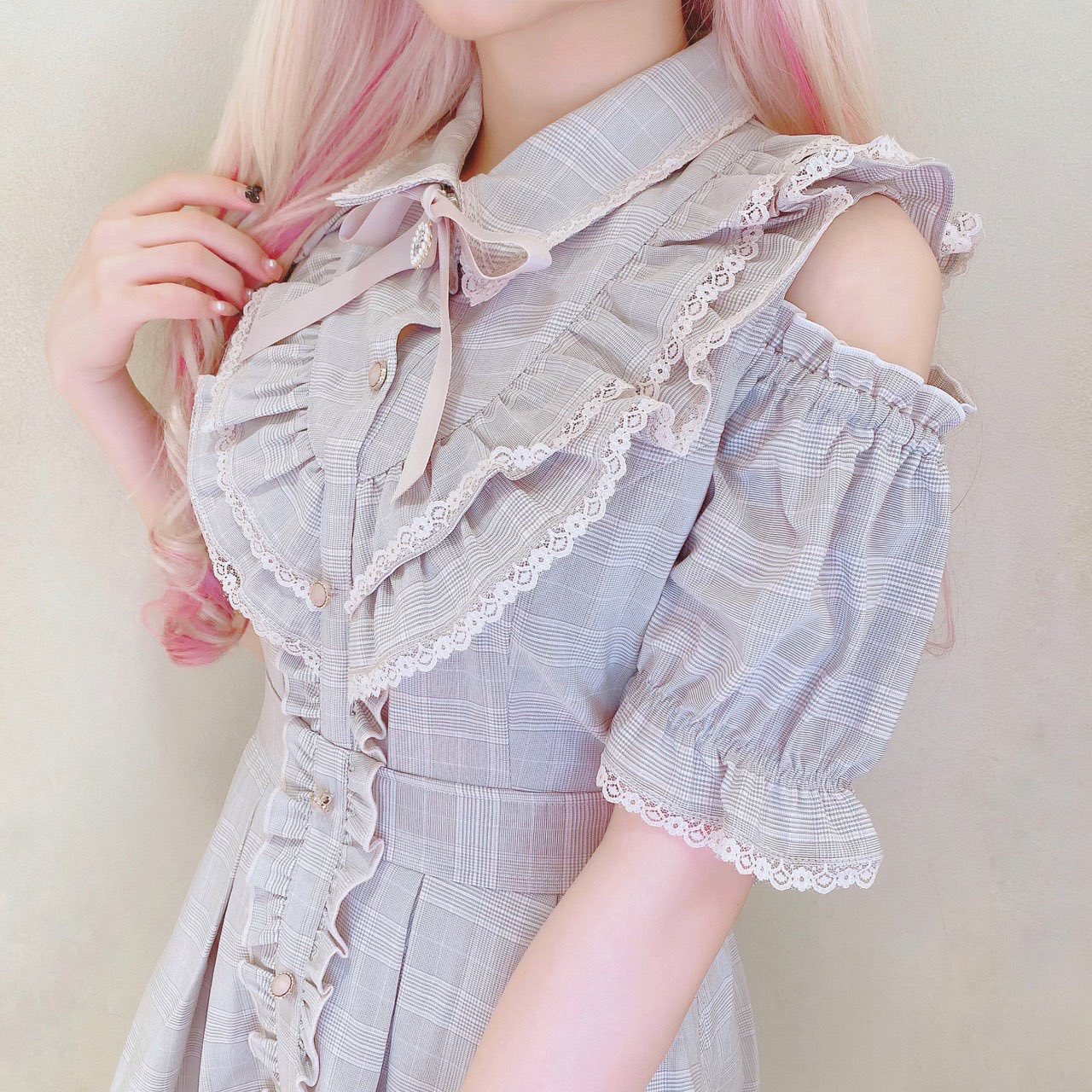 LIZ LISAレース　オフショルダー￼￼、フリルチュニック2way ハートバックルフリルオフショルニット ｜ LIZ LISA（リズリサ