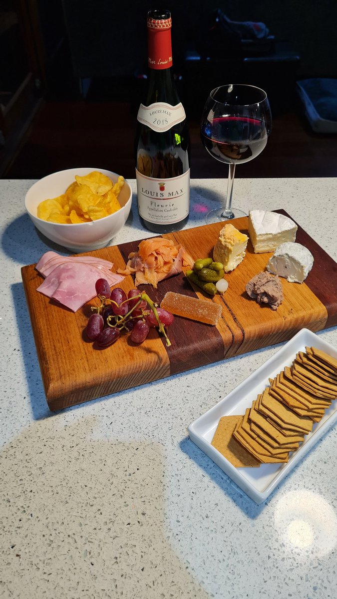 blokedesign's tweet photo. All set for Le Tour De France 2021 🇫🇷🍷🧀  #couchpeleton #toursnacks #sbstdf #SBSCycling #lecheesewinetour Thanks #peppercafe https://t.co/V6LNpVP9qM
