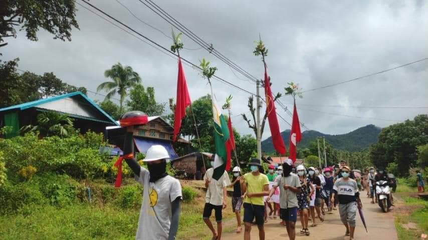 CherryL01610415's tweet photo. An anti-military protest took place today in Yebyu Village, Launglone Township. #WhatsHappeningInMyanmar  #June26Coup #MilkTeaAlliance   #GenocidalMilitary  https://t.co/LqtIjWe78z