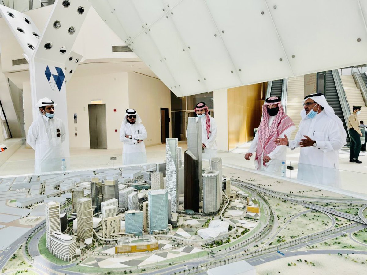 #شُعبة_الهندسة_المدينه بضيافة #مركز_الملك_عبدالله_المالي ،جولة في أعظم صرح حي تشهده مملكتنا للتعرف على تفاصيل اكثر عن خطط وتصاميم وتفاصيل هذا المشروع الحاصل على أعلى شهادة تصنيف #LEED مركز مدينه (او مدينه صغيره) يحتوي على تنوع الحياه من تجاري، ثقافي، سكني، ترفيهي، صناعي.