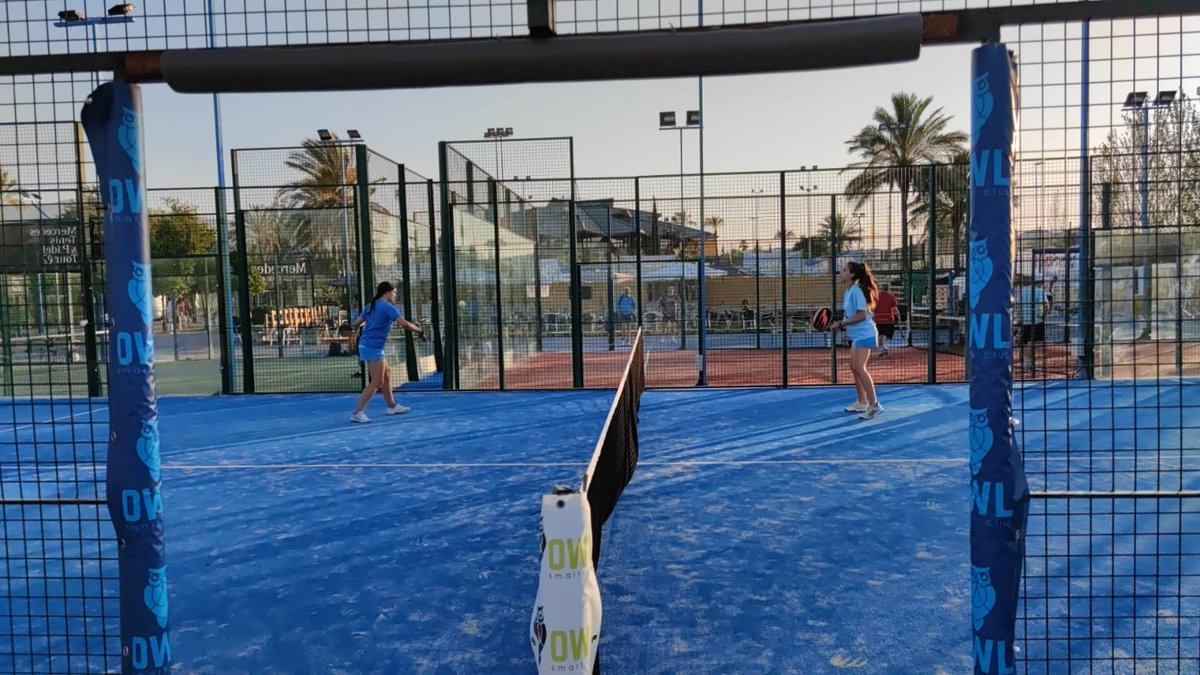 grupojadisa's tweet photo. Ayer 🔛 Empezó el @mercedestour #Jadisa 🎾

Los jugadores ya disputaron su primer partido y hoy van por la segunda batalla clasificatoria en las pistas de @OWLsmartclub 💪 Pronto sabremos quienes son los ganadores 🏆 de este año👌 https://t.co/DbRcpJjk0z