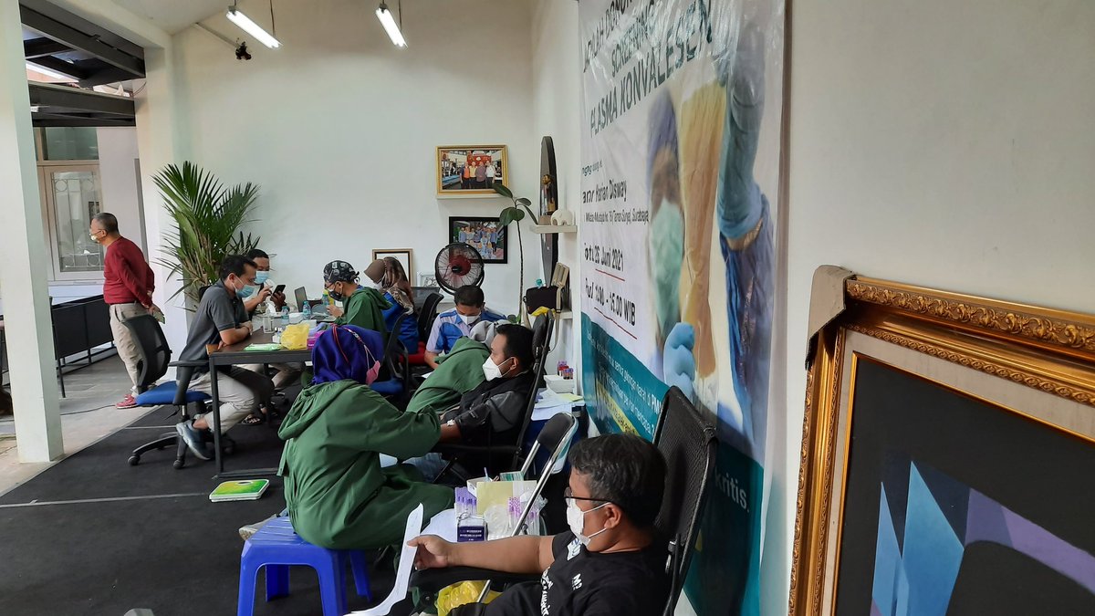 Pengambilan sampling darah Plasma Konvalensen dalam keg harian Dis Away, Victoria dan PMI
<a href="/JatimPemprov/">Pemprov Jawa Timur</a> <a href="/KhofifahIP/">Khofifah Indar Parawansa</a> <a href="/andreapahlevi/">Andrea Pahlevi</a> <a href="/EmilDardak/">Emil E Dardak</a> <a href="/jawapos/">Jawa Pos</a> <a href="/detikcom/">detikcom</a>