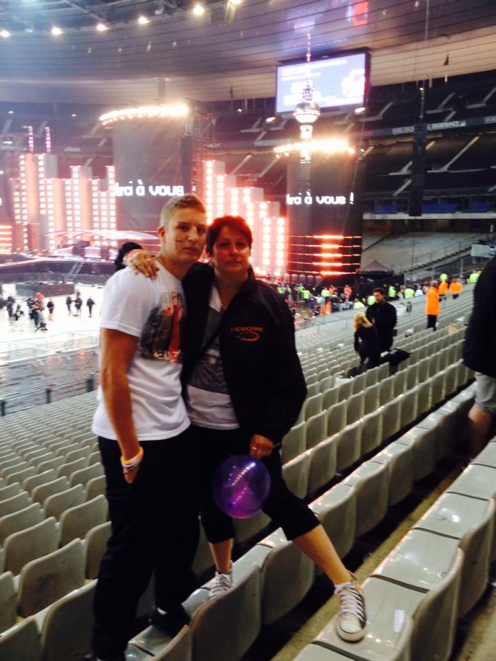 JailletTheo's tweet photo. ⭐ SOUVENIRS ⭐

OLYMPIA - 26 juin 2009 - Meteor Tour Prelude

Stade de France - 26 juin 2010 - Meteor Tour

Stade de France - 26 juin 2014 - Black City Tour

@indochinetwitt @indochinerec  @nicolasirkis

Merci pour tous. Grâce à toi, le rêve n'est que plus grand. ❤️@71sandrine59 https://t.co/GUvEKaC07N