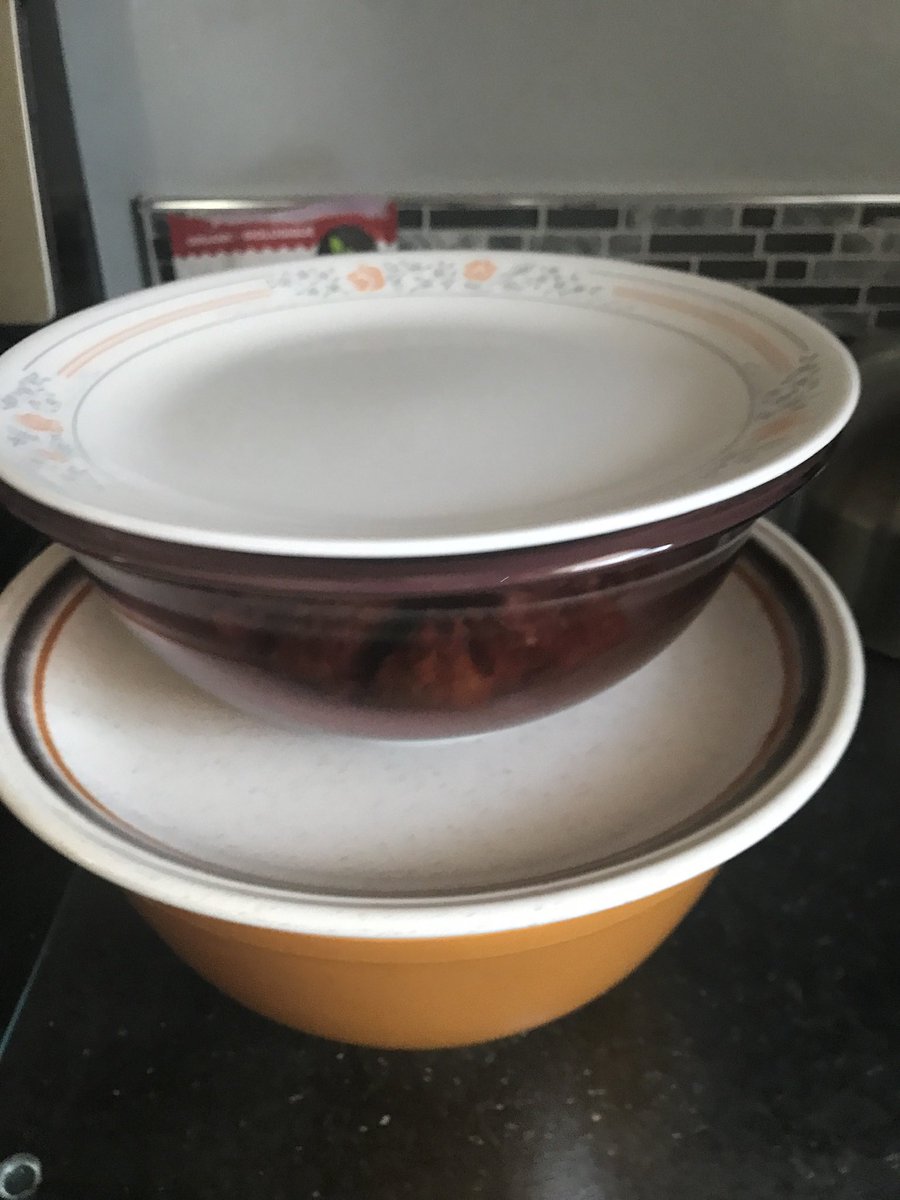 kdritco's tweet image. I am trying so hard to reduce my toxic load. Storing my left over food in glass, and trying so hard not to use plastic wrap or tin foil. #toxicoverload #notoplastics #theyknowywearesick #Fibromyalgia #ibs  #chronicillness #chrohns #mentalhealth #luvubio