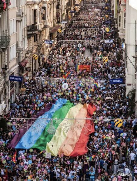 barisatay's tweet photo. 🏳️‍🌈🌈 #OnurHaftası https://t.co/wTWh1ECLtR