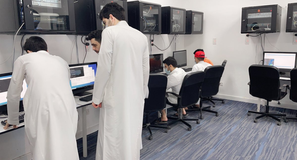 abadnet's tweet photo. 📌نشارككم إحدى تجارب متدربي المعهد للتطبيق العملي في المعامل الحقيقية Real Labs الموجودة في آباد 💙

زوروا موقعنا عن طريق الرابط أدناه:
https://t.co/9QDZQBFuZU🔗 https://t.co/0ZygkKoa1E