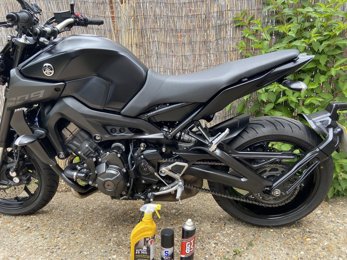 XOEnduroMtb's tweet photo. Motorcycle Love♥️ #Scottoiler #FS365 #SDoc100 Matt wax and #GT85 gotta love your motorcycle like your man. https://t.co/qBu6FSZBwT