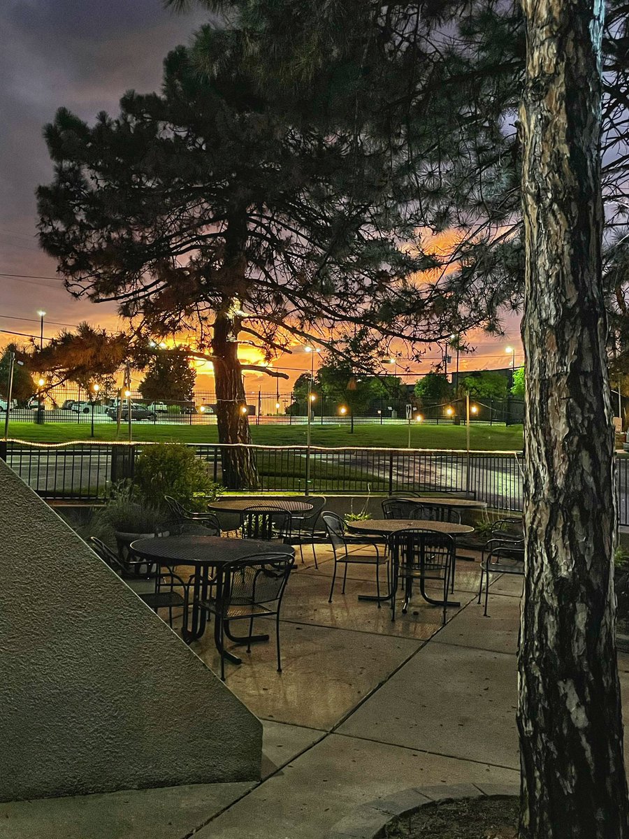 BaxtersGrill's tweet photo. The patio was closed tonight, but we caught a gorgeous summer storm from our huge front windows. 

See you on Monday for our famous Bacon Burger Special! 
Dine-in for just $6.99 with choice of side. 

Monday 11am-2pm and 5pm-8pm https://t.co/r5uh2Biu7k
