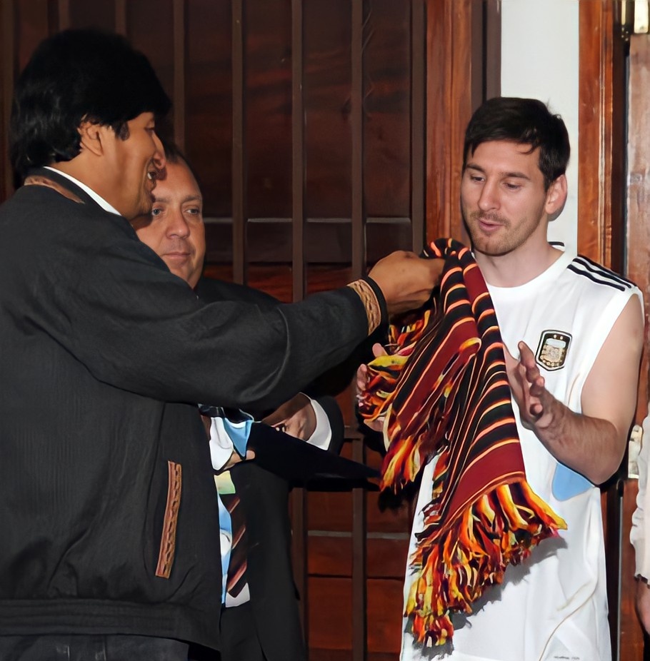 Nuestras felicitaciones a #Argentina que es digno campeón de América y al pueblo argentino. Mi admiración a Messi y Di María por su gran desempeño en la cancha. 

Nos alegramos con Argentina, la patria que nos cobijó y el pueblo que nos cuidó con tanto cariño durante el exilio.