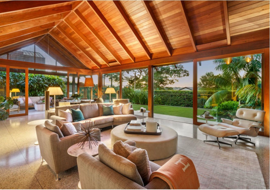 washingtonbrown's tweet photo. AstraZeneca chief Pascal Soriot has bought a house in Mosman for $8 million amid the global vaccine rollout and unsurprisingly, given Soriot’s $27.5 million salary, no finance was required! @AstraZeneca #vaccination #property #mosman
https://t.co/9hWiREtvdI https://t.co/6MoWMYSm8j