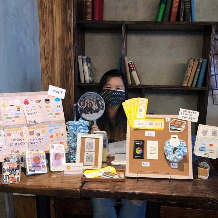 mochimoni__'s tweet photo. ✈️ From NeoCity With Love 💚

Had a great time vending at my first NCT 127 cupsleeve event hosted by @kokocups! Thank you so much for having me and thanks to everyone who stopped by~ 🥰 #FromNeoCityWithLove

📷 cr: @peachesjae97 :) https://t.co/pOIu8vPUox