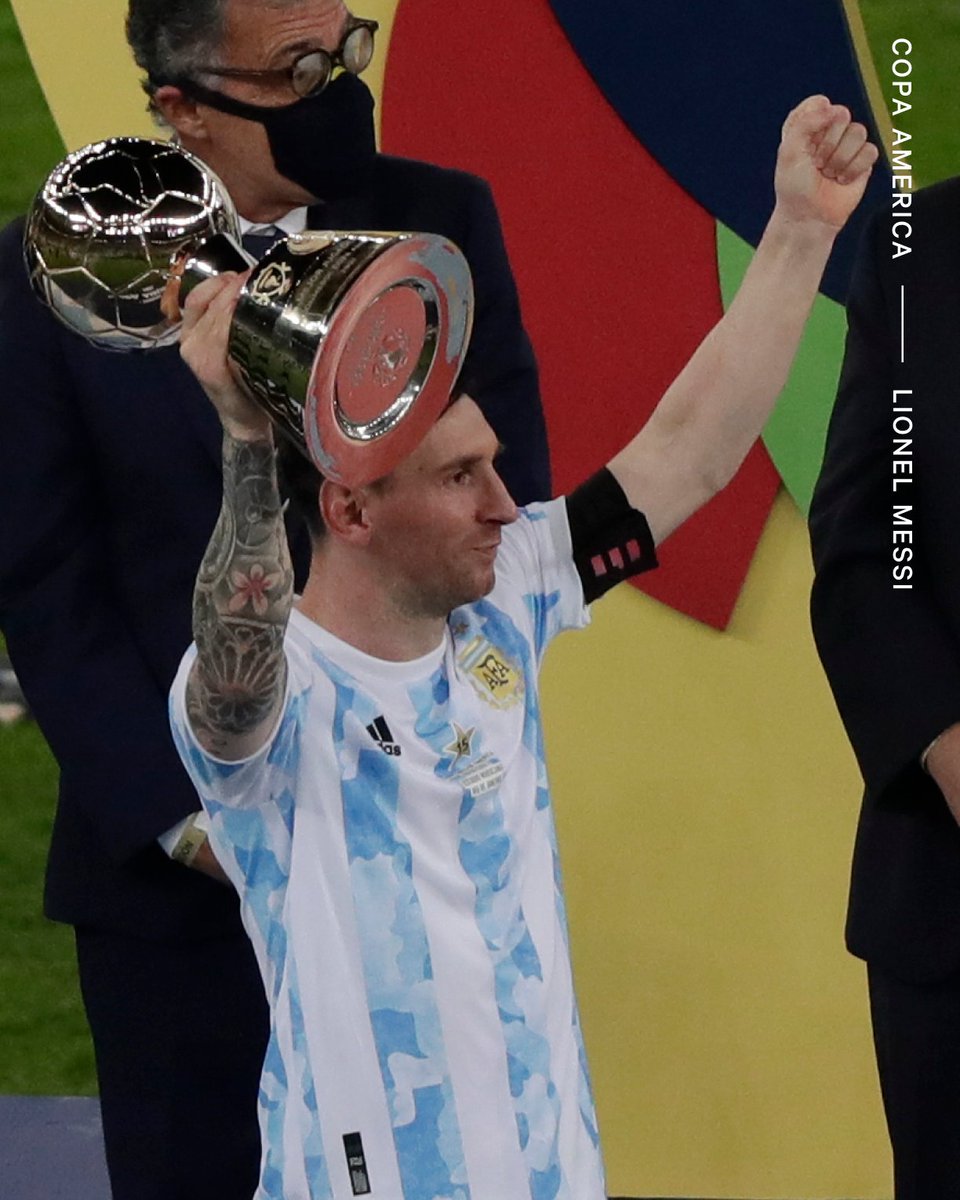 The Athletic The Moment Argentina Fans Have Been Waiting For Copa America Trophy Lionel Messi Wins Best Player And Top Scorer T Co Bj42blakqx