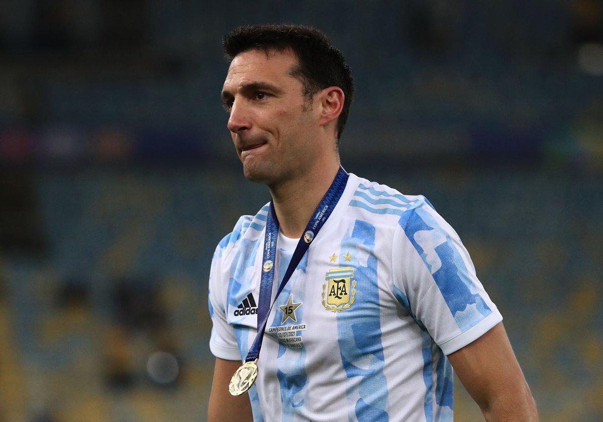 SC_ESPN's tweet photo. La "Scaloneta" pisó fuerte en el Maracaná. ¡Argentina, campeón de América! https://t.co/7ytj7VqMna