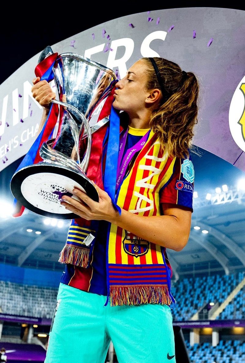 esalexia tweet media