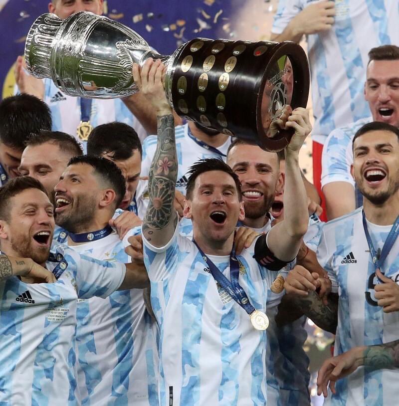 lebarcelonie's tweet photo. 🎊🎉🏆✅ champion https://t.co/lWcO7qeBuc