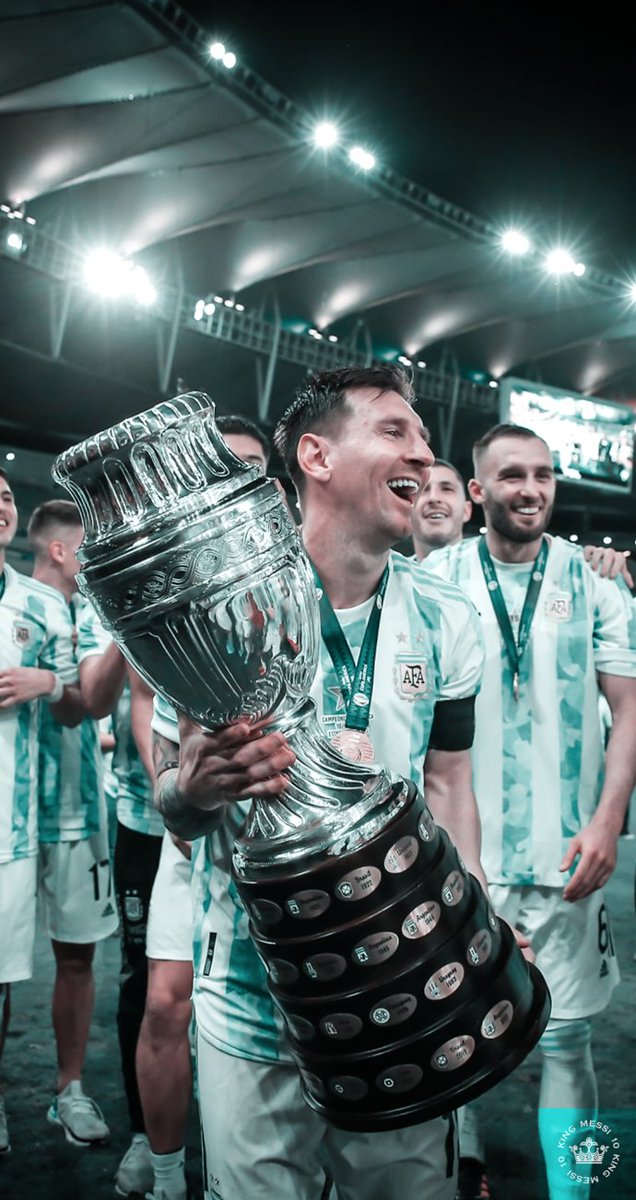 Messi Wallpaper: Hình nền với hình ảnh của siêu sao bóng đá Lionel Messi là sự lựa chọn hoàn hảo cho fan hâm mộ của anh ấy. Hãy tải hình ảnh này và cảm nhận sức mạnh của \