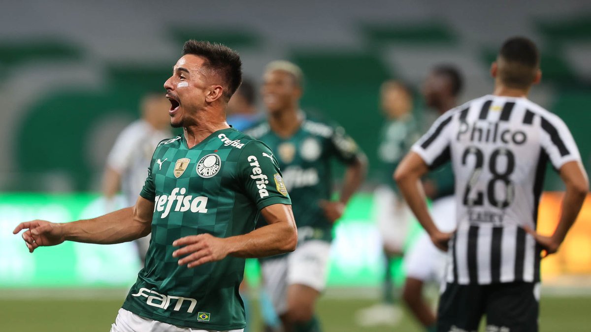 Palmeiras's tweet photo. Em seu 100º jogo no @AllianzParque, o 👨🏻 guardou o gol da vitória! 👊

#PedeMúsica #PALxSAN 
#AvantiPalestra #JuntosNoBrasileirão https://t.co/GVG4O74OVI