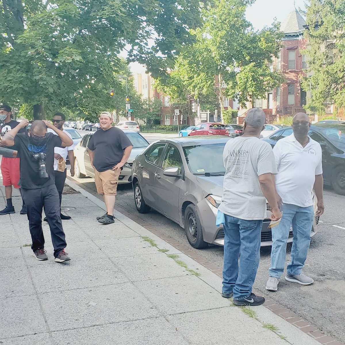 WalkerBaptistDC's tweet photo. Beautiful weather and people + the spirit of the Lord. What more can you ask for?! There's still time to join us for #thefellowship at @walkerbaptistdc ! 2020 13th NW DC.
.
.
#WMBCDC #thefellowship #thefellowshipdc #dcevents #saturdayservice https://t.co/aJwqWoveO7