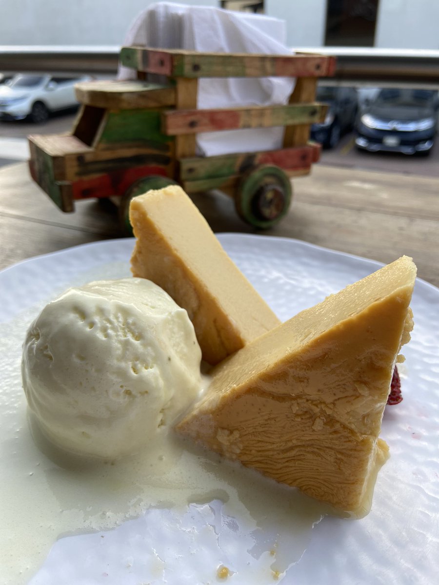 SamRodrguez's tweet photo. El mejor flan de la vida 🤤🤤 gracias @7caldos https://t.co/nA4VuESP2p