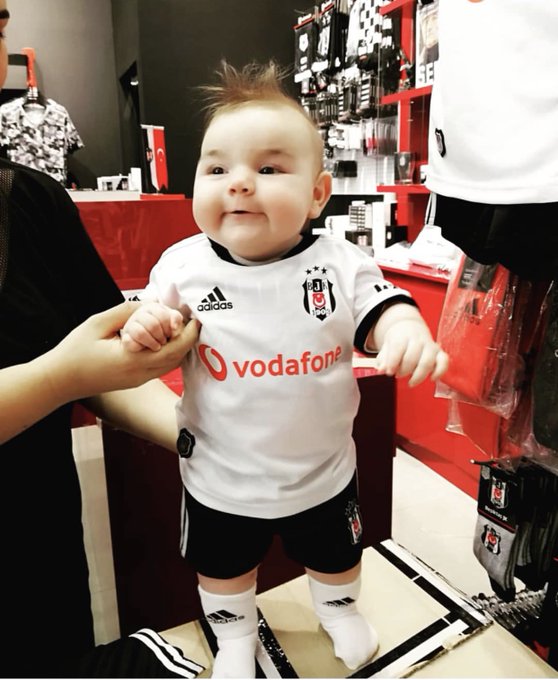 Mutlu bir hafta sonu dileğiyle büyük Beşiktaş Aşıkları 🦅