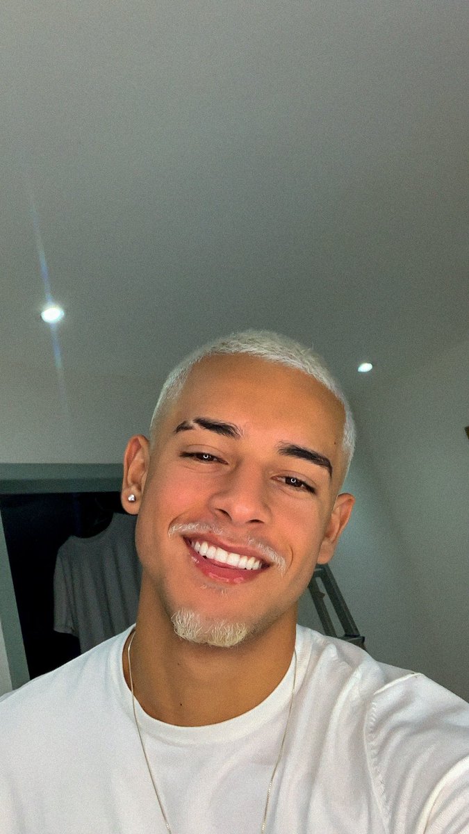wlguimaraess's tweet photo. Postei no insta e esqueci aqui 🥴 boa noite pra nós ❤️‍🔥 https://t.co/iFLWqVvHLc