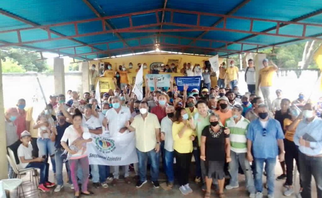Hoy a mediodía  reunión política del Comité Municipal El Pao  con la asistencia del compañero Fernando Feo Secretario  General Seccional de Cojedes y de Alberto Galíndez ex-Secretario General Seccional.