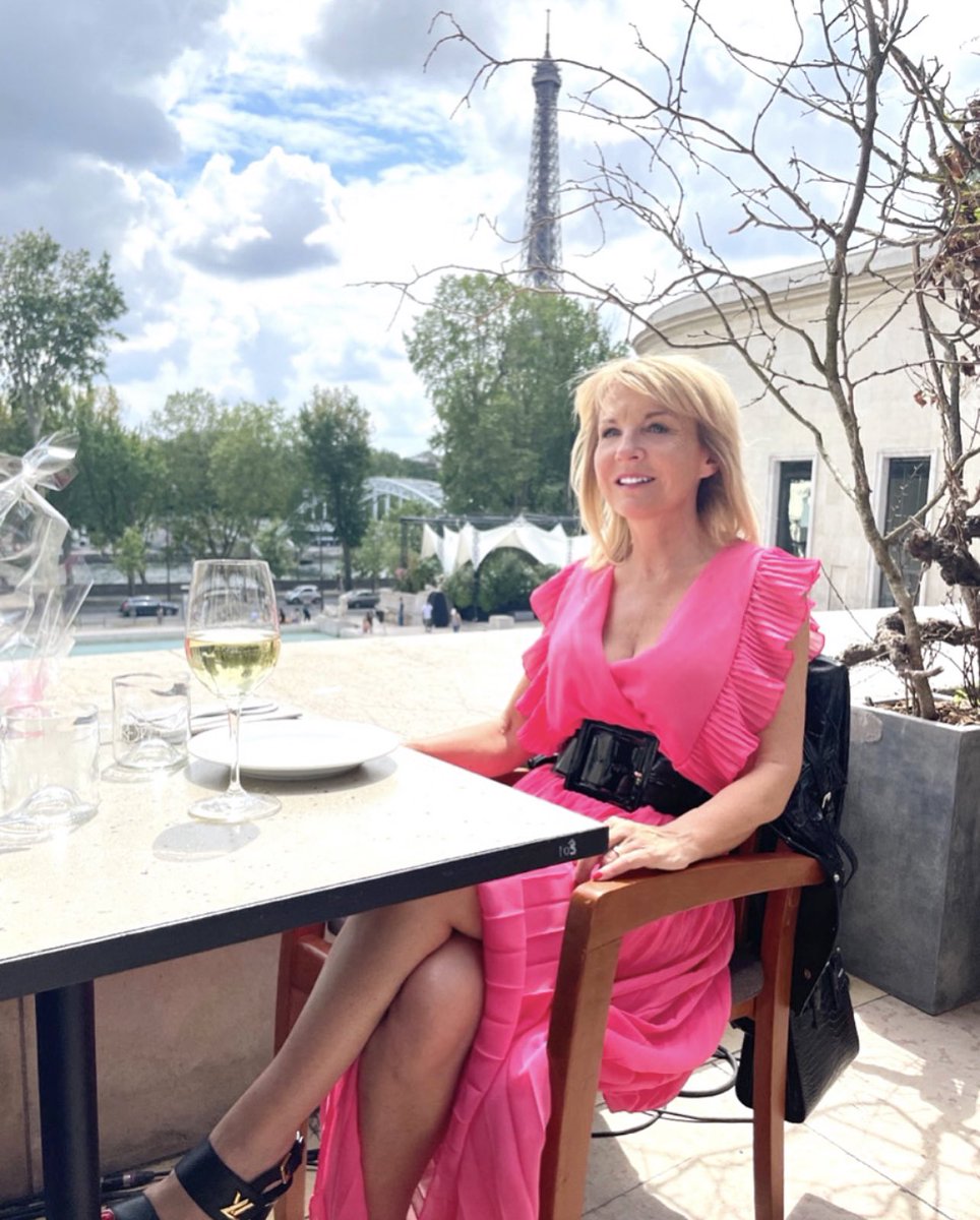 LeBrunRegine's tweet photo. Let’s Celebrate 🎉
Paris est une fête !
La vie en rose
Life by Mademoiselle Régine…. https://t.co/yj2DsbzNwz