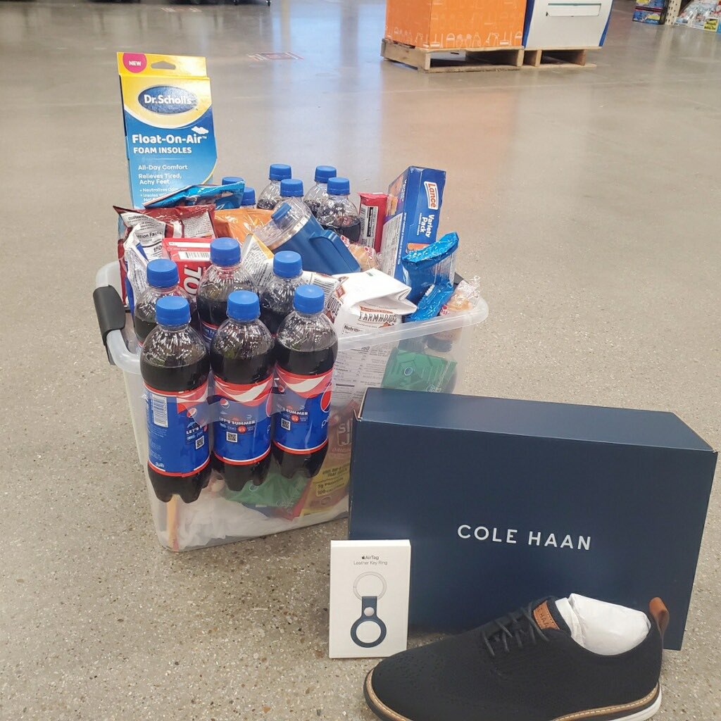 Huge congrats to Pat Martinez on his promotion to Night ops manager! You will be missed; but we are so excited to see you grow in your new position. The whole team is proud of you. <a href="/CarpenterTrina1/">Trina Carpenter 🐾</a> <a href="/mslisa519/">Lisa</a> <a href="/DebbieShimko1/">Debbie Shimko-Vallas</a> @PatM0540 <a href="/ventura1327/">Elisabeth Ventura</a>