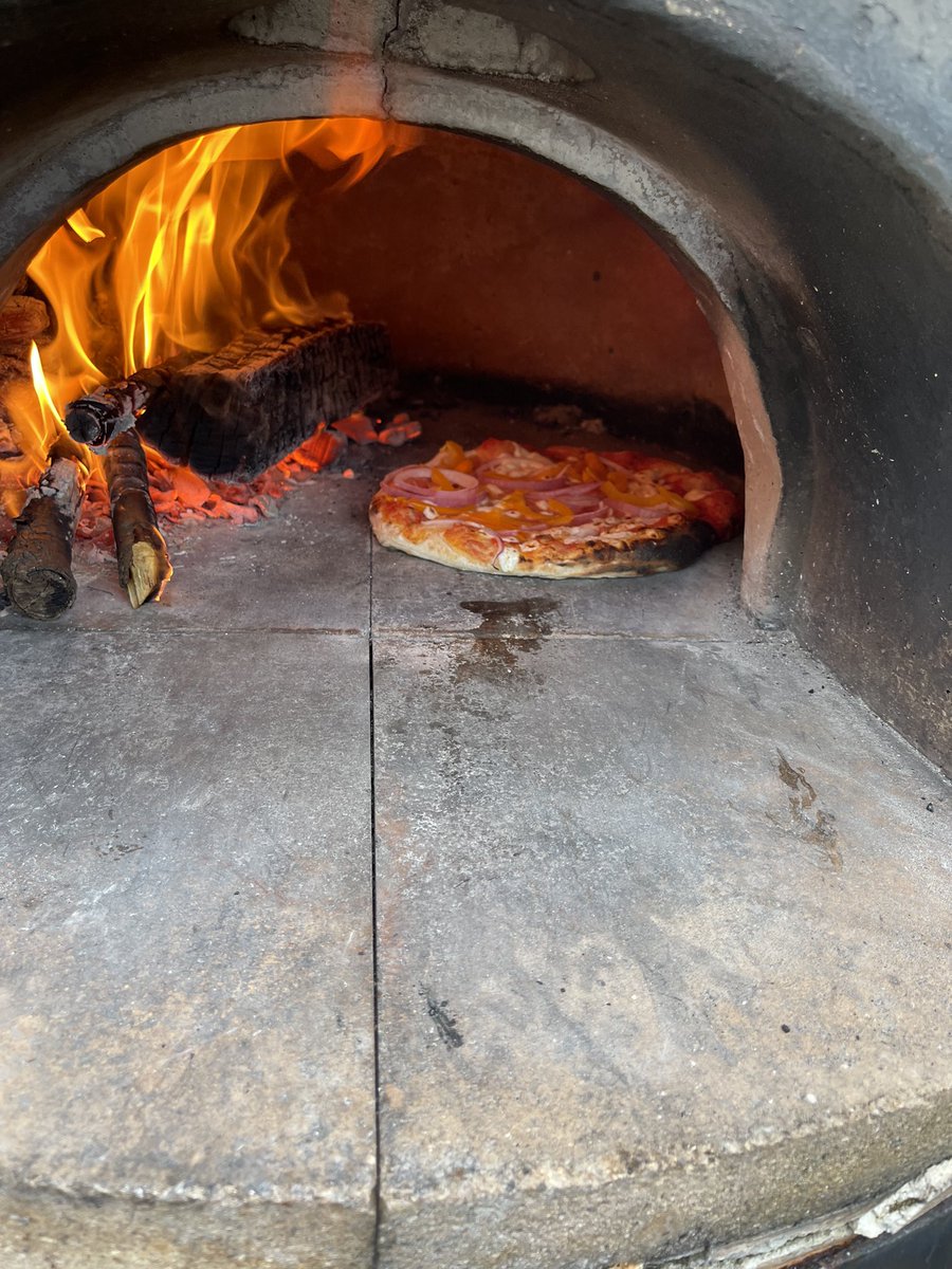 CloudyNJ's tweet photo. @bdsams This is how you make pizza at home @bdsams , not deep fried in a pan… https://t.co/0ic9I2TkVD