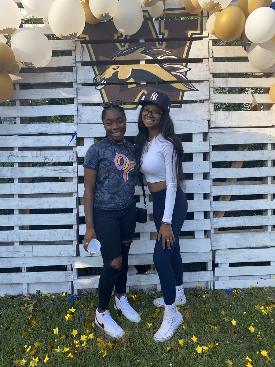 MsJacksonT3rd's tweet photo. These 2 @a2HuronHigh River Rats are headed to Western Mich University in just a few weeks along with a few @SalineHS High friends! #FriendsSincePreschool #CheerRivalsCheerFriends @WMUBroncos @A2schools @SalineSchools @A2SchoolsSuper #Classof2021 #BroncoMom #CheerMom #CheerCoach https://t.co/g6MDleIRfV