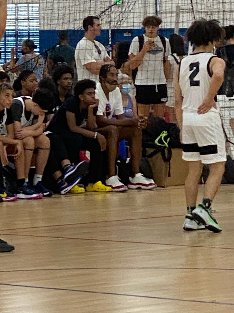 Yamhill-Carlton wins again! 5-0 for the weeknd! Beat Real Run 67-59 to make it to the semifinals at the Cali-Live Summer Showcase. <a href="/MoroniSeely/">Moroni Seely-Roberts</a> 30 points. <a href="/Roberts_Malach1/">Malachi Seely-Roberts</a> 29 points. Team played great all weekend. #recruitoregon <a href="/PrepHoopsOR/">Prep Hoops Oregon</a> Scottie Pippen and AC Green sightings.