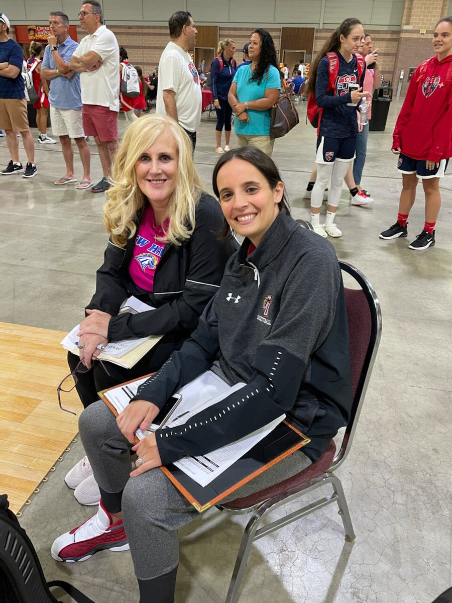 Recruiting in Atlantic City with good friends! Let’s Go🏀🙌