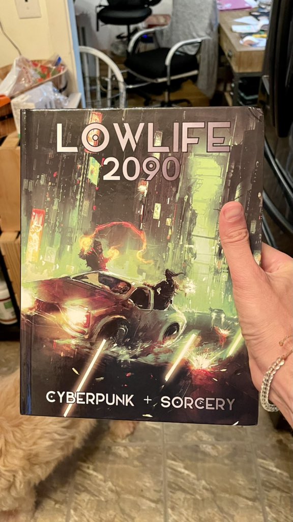 Celtic_Surfer's tweet photo. Today keeps getting better. My #Lowlife2090 hardcover arrived in the mail. 

Also, I was super productive today: hand painted my next booklet’s map plus I spent about 2 hrs working on my back yard. 

It’s been a good day. (Even considering a bee stung me on my forehead.)

#Stoked https://t.co/5QsjAGreLv