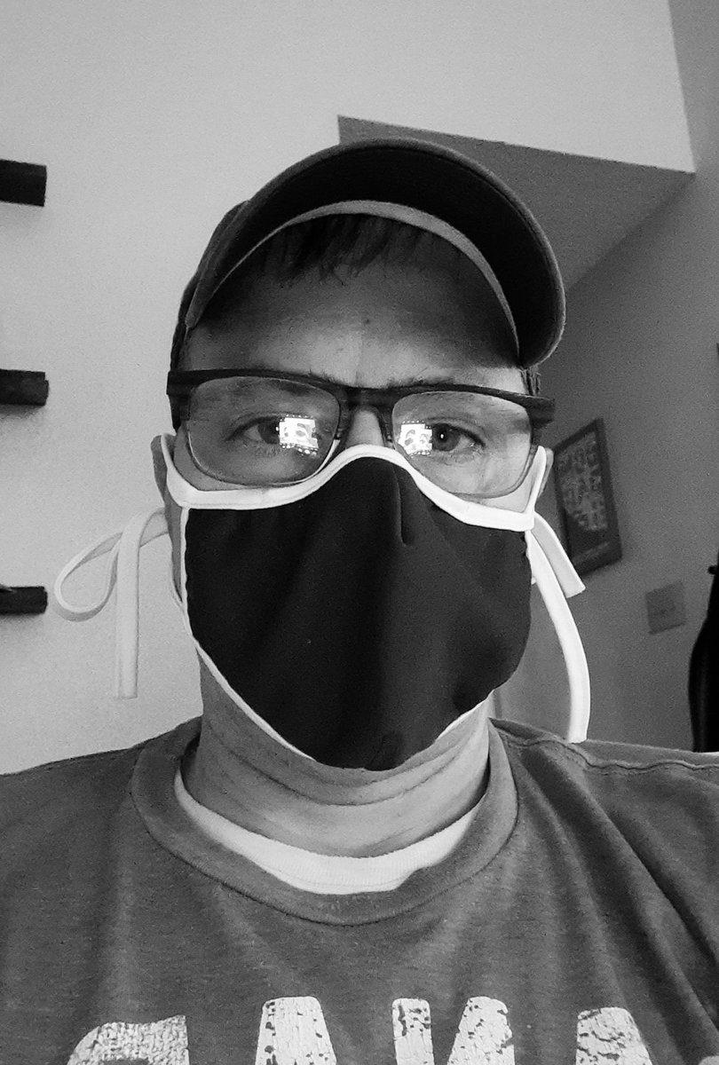 bgott78's tweet image. Watching #CopaAmericaFINAL at a friend&apos;s house and accidentally found out on Super Bowl Sunday that these masks work against cat dander too!#AllergySolutions
