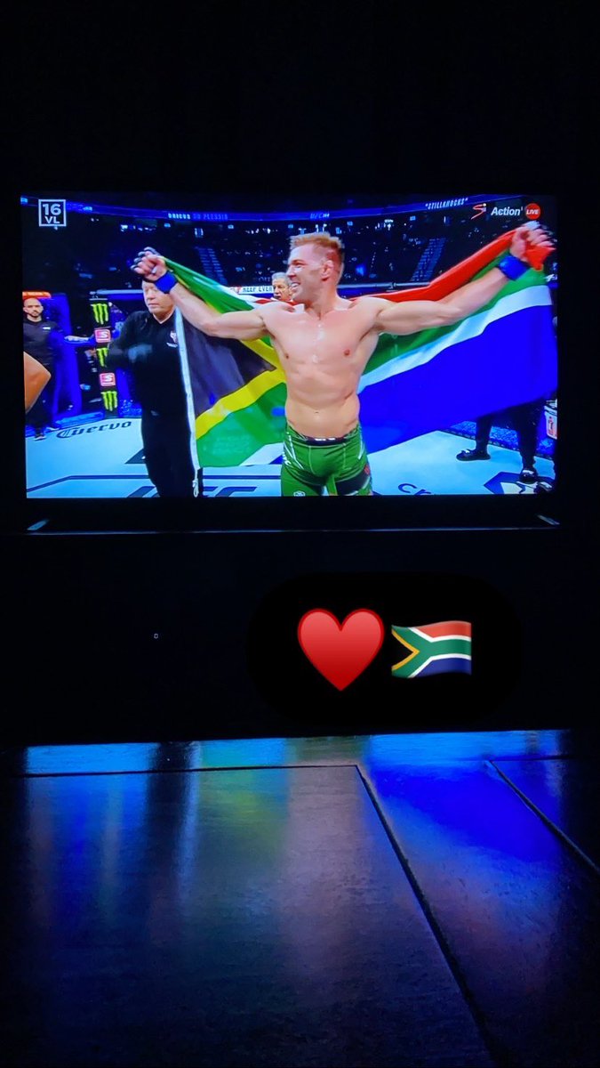 Take a bow Dricus ‘STILLKNOCKS’ Du Plessis 🇿🇦♥️ #UFC264