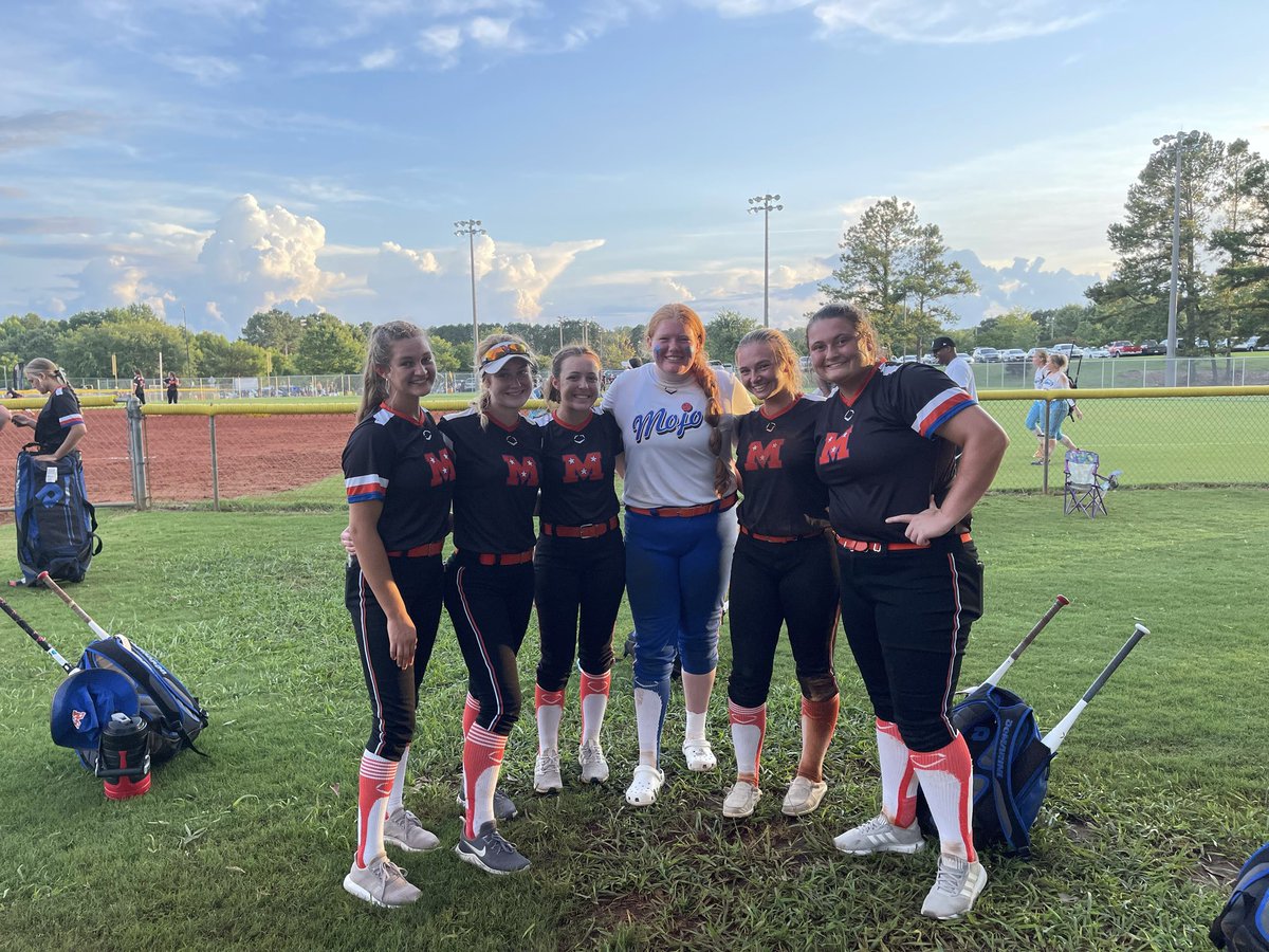Love seeing my <a href="/softball_ca/">Columbia Academy Softball</a> and Mojo sisters play <a href="/LegacyShowcase/">Legacy Showcase</a> in Atlanta!! ♥️♥️ <a href="/myleahhardy/">myleahhardy#51</a>