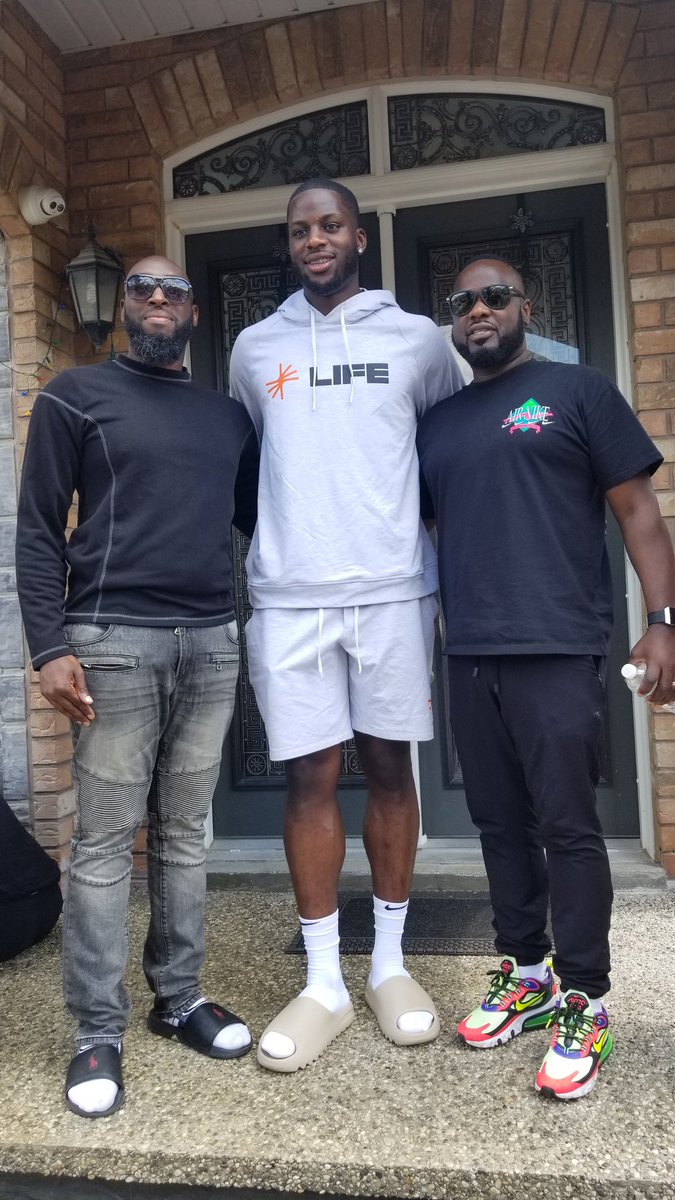 DrewEbanks's tweet photo. ON POINT: On set with Eugene Omoruyi who's getting ready for the 2021 NBA Draft..He's been impressing various league brass during the pre-draft process.  @HoopDreamsCa 
@OregonMBB @MotionBallers #rexdale #canball #onpointonlocation  #hoopdreamsca  #onpointbasketball https://t.co/6t3WqhsIh3