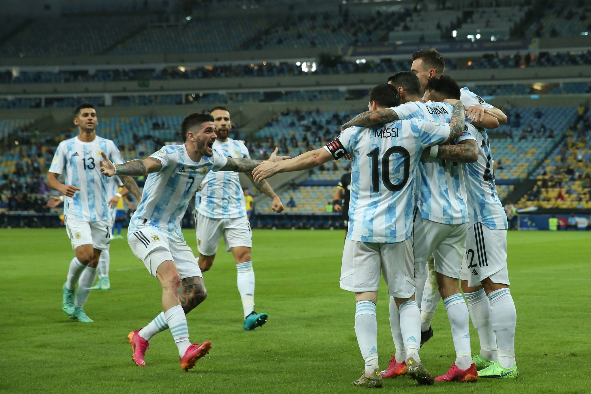 Футбол аргентина примера в. Финал копа Америка 2021 Аргентина Бразилия. Аргентина Бразилия финал Кубка Америки 2021. Сборная Аргентины копа Америка 2021. Финал копа Америка 2021.