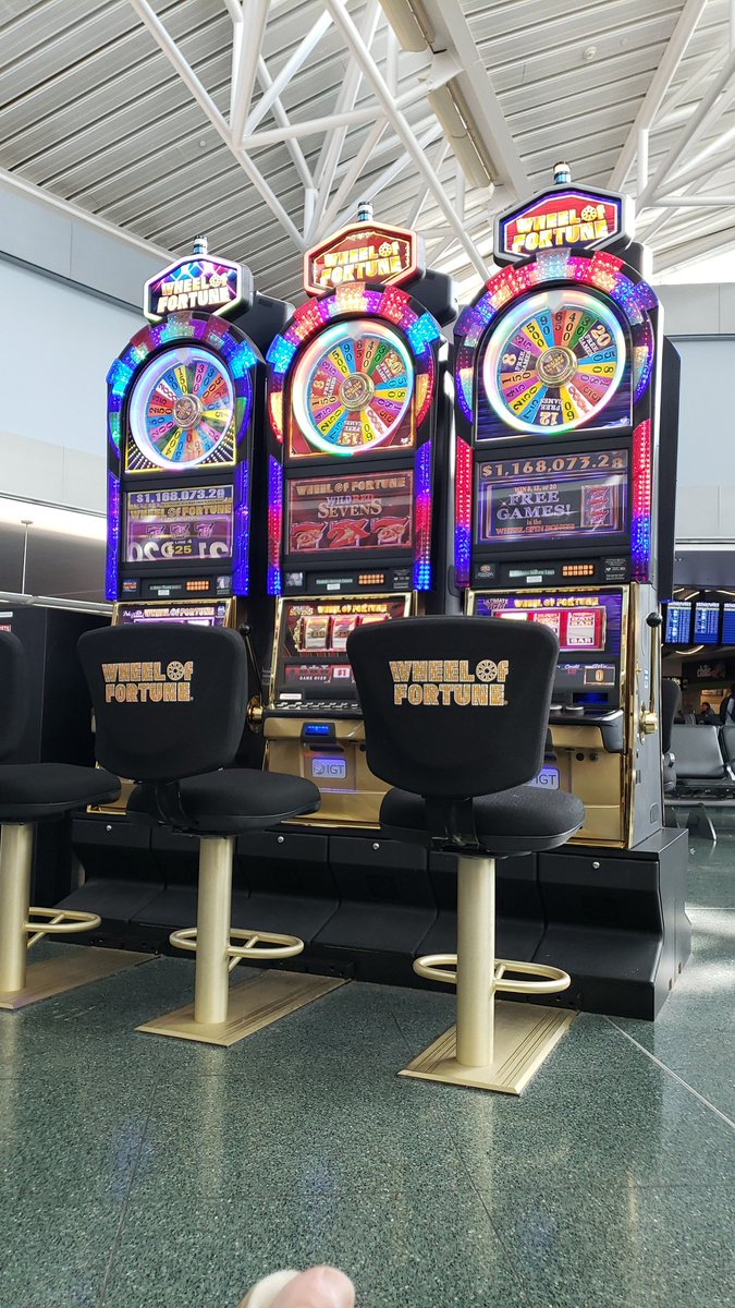 5 plus hour delay at Las Vegas Airport, now I know why they put slot machines here, I'm getting tempted. Get your act together <a href="/frontierairfail/">frontierfdmyvacation</a> #frontier