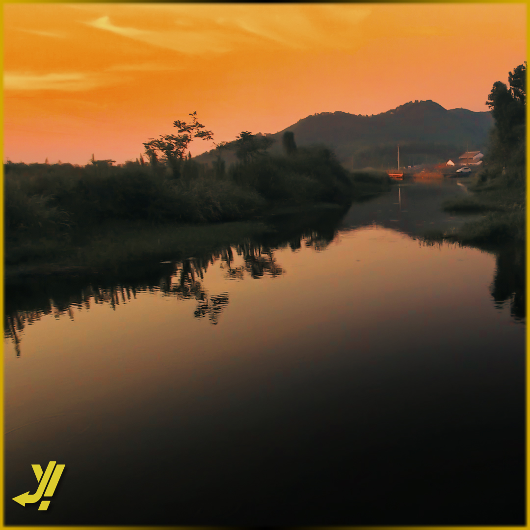 JaYoeLife's tweet photo. I'm big on the combinations of rivers and sunsets. Always a bonus after a long ride to get nature showing me what its capable of. #travel #travelblogger #vlogger #traveladventures #jayoenation #china #sunset #nature https://t.co/uXkMBfddCc