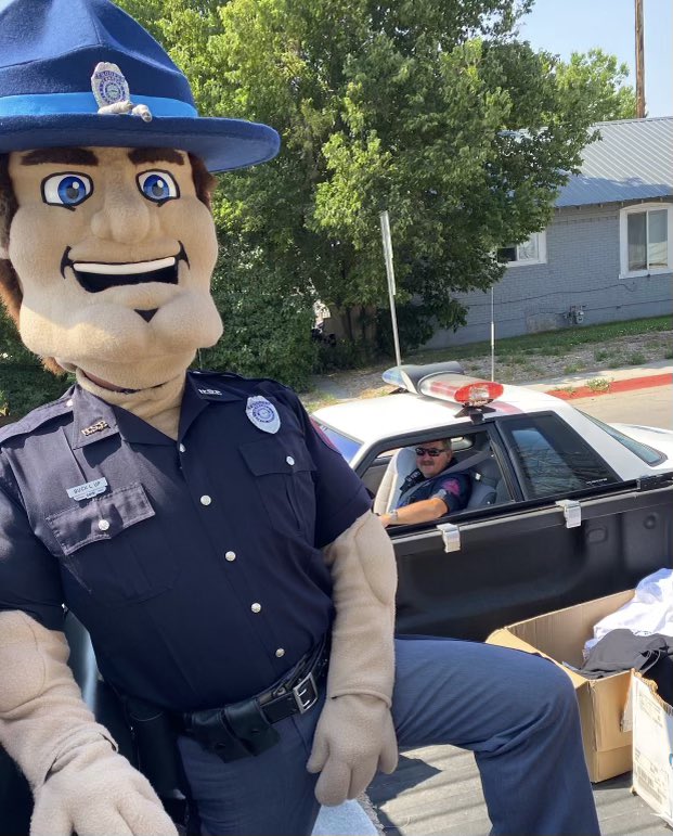 NSP_TroopE's tweet photo. This morning was the BIG Oregon Trail Days parade and Trp Buck L Up was on hand along with Sgt Copp (#244) who took his turn with the Mustang. @NSP_CarrierEnf . #OregonTrailDays #BuckleUp #WesternNebraska https://t.co/2N07uU1UOf