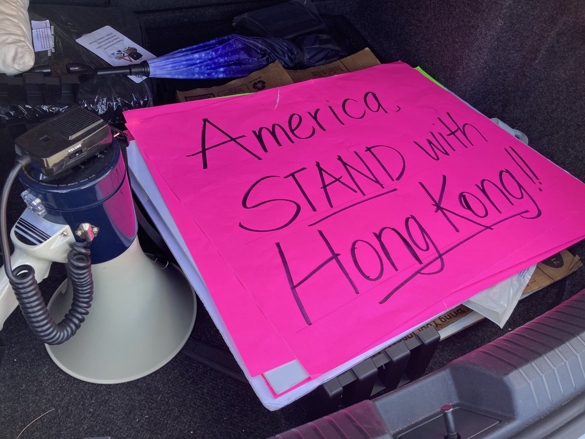 Heading up to the Chinese Embassy in Wash DC with signs and a bullhorn! America, stand with HK! #HongKong ⁦@Stand_with_HK⁩ ⁦@hk_watch⁩ ⁦@FreedomHKG⁩ ⁦@SolomonYue⁩ ⁦@Fight4HongKong⁩ ⁦@hkdc_us⁩ ⁦@hkfp⁩ ⁦@NY4HK⁩ #HK #PrayForHongKong
