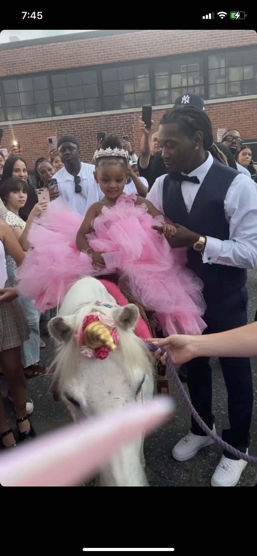 E5-go6WWUAI80Xe?format=jpg&name=large