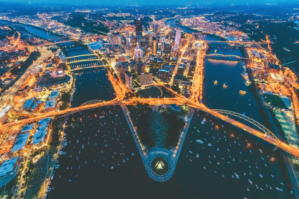 Still plenty of images to share from my July 4th helicopter flight over #Pittsburgh, including ones that don't include the fireworks. This is definitely one of my favorite images of the night; the amount of people and boats that were packed in and around the Point was incredible.