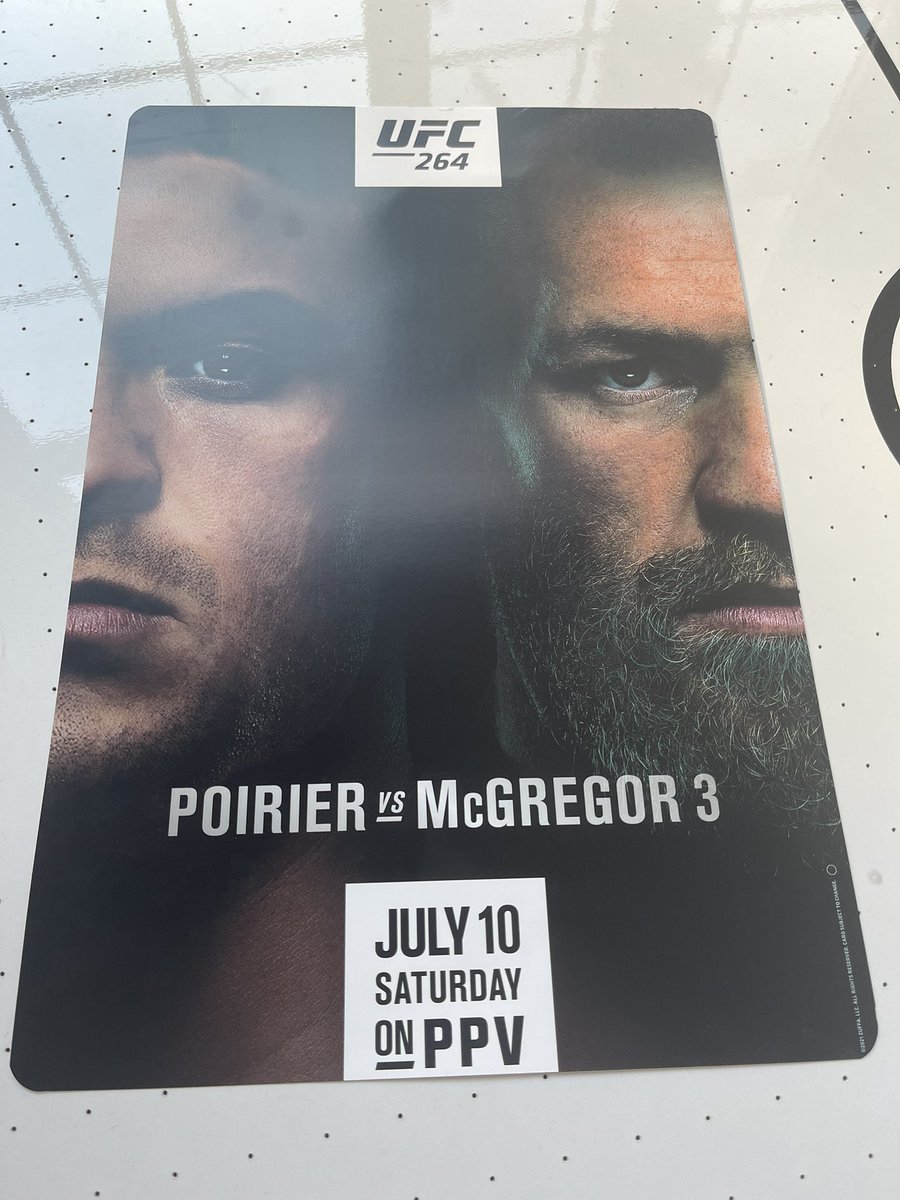 AlphaGraphicsVV's tweet image. No matter who wins tonight, we all win because @ufc supports local small businesses like ours. Thank you @danawhite @BDA_Sports #UFC264 #espnplus