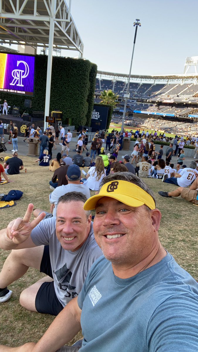 michael_keeter's tweet photo. Day 2 with my Bro Frank! Back to back #Padres games! #hungryformore https://t.co/4eUwysDWEo