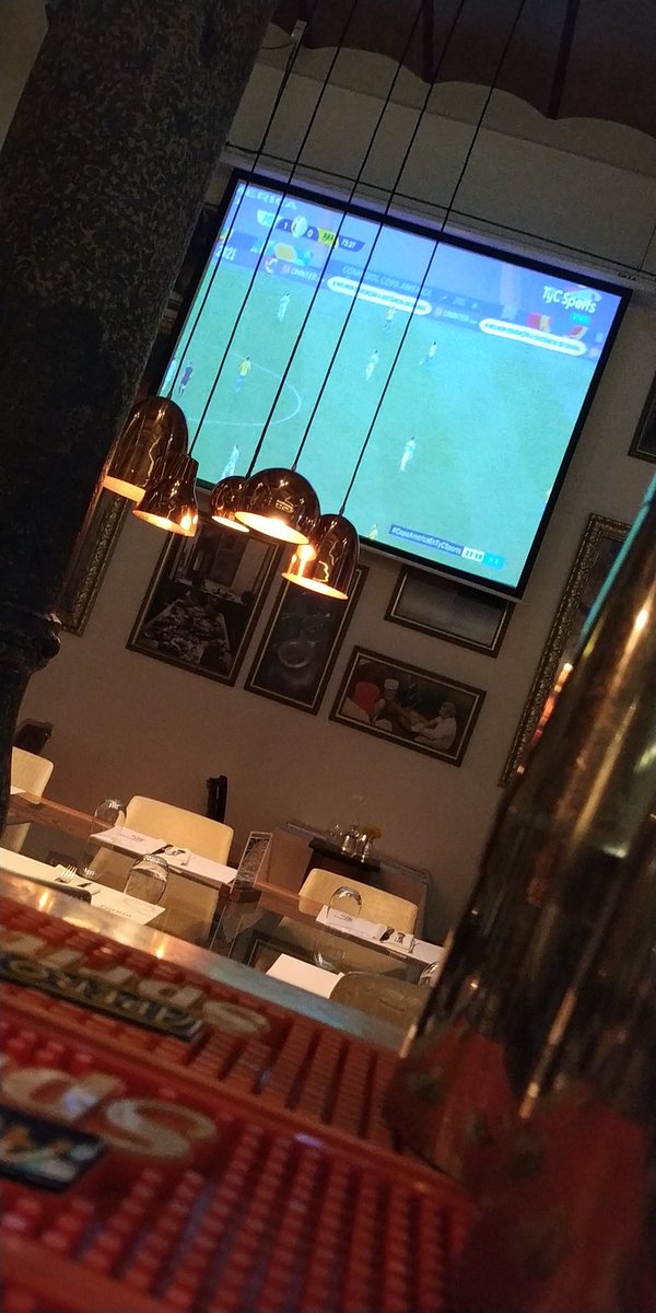 Amo hacer cocktails, pero cuando juega la selección no jajajajajajaja y menos una final
