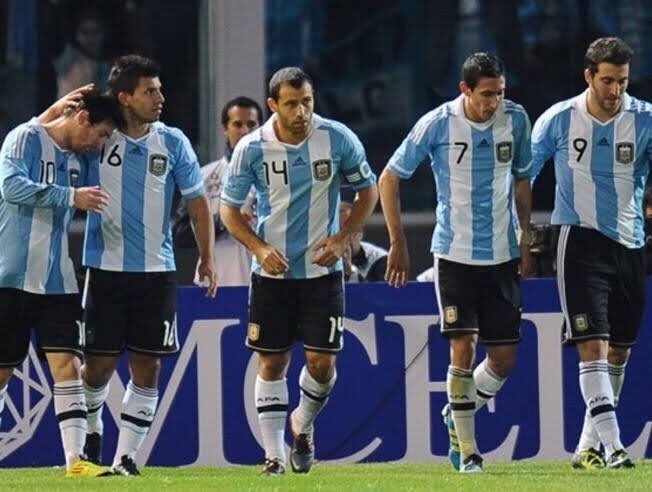 facuhefling's tweet photo. Somos Campeones!!! y la felicidad es inmensa pero no por ganar una Copa, sino por Messi, el kun, Angel, Ota, por los que ya no forman parte, Pipa, Masche, Demi, Biglia, Eber, Gago, pocho, Rojo, Zaba, Romero, etc y por los que lo miraron desde arriba, como Sabella y el Diego.🇦🇷 https://t.co/f9qKCUJciB